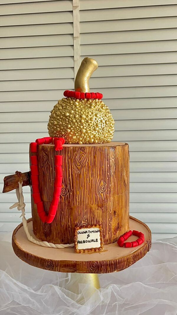 Wood effect Traditional wedding cake