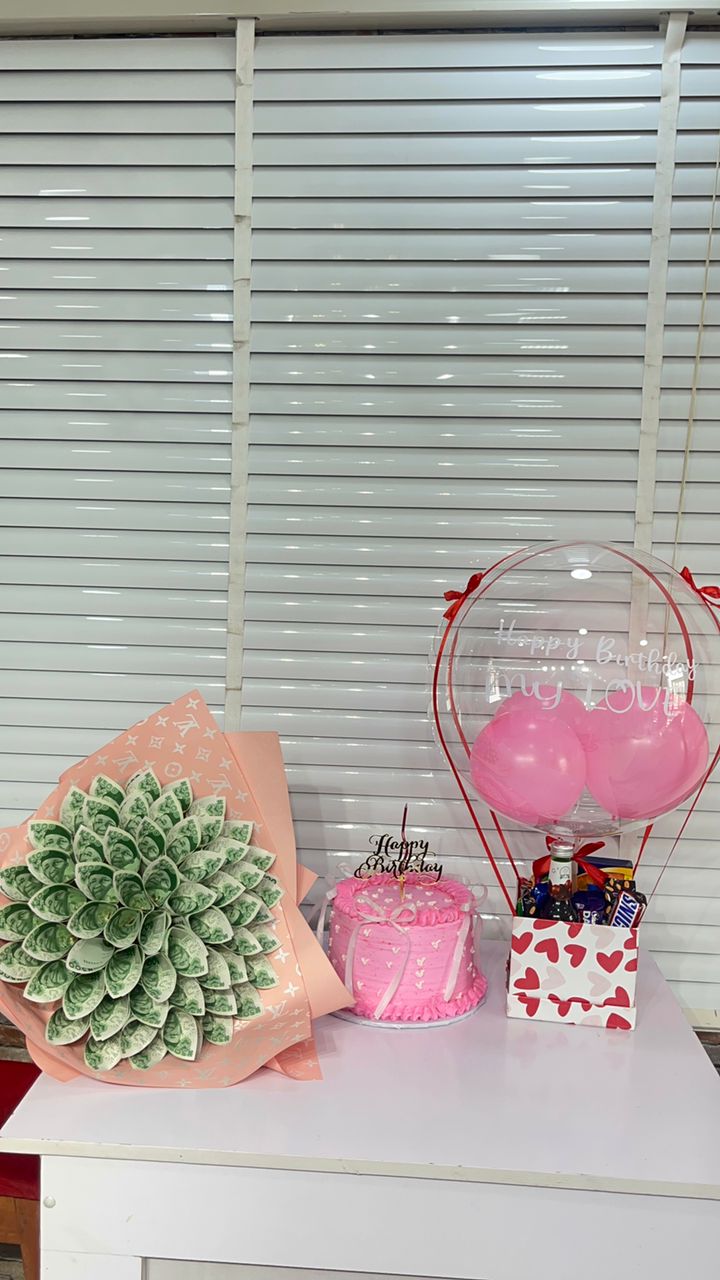 Balloon treat box/cake/money Bouquet