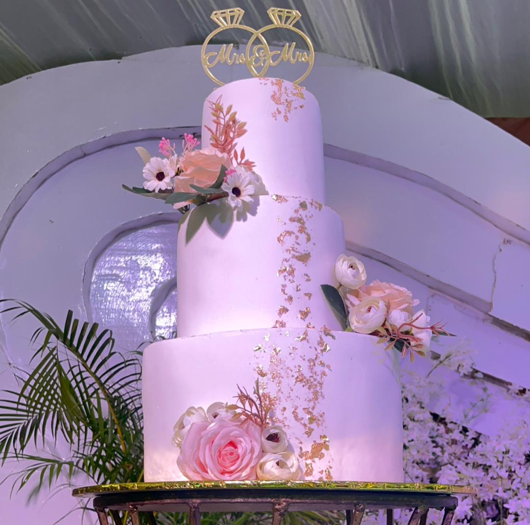 3 tiered wedding cake